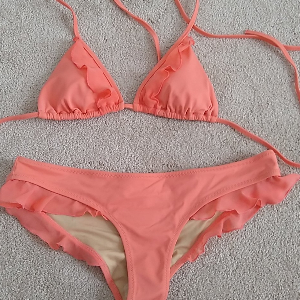 New Victoria's secret bikini ruffle brand new